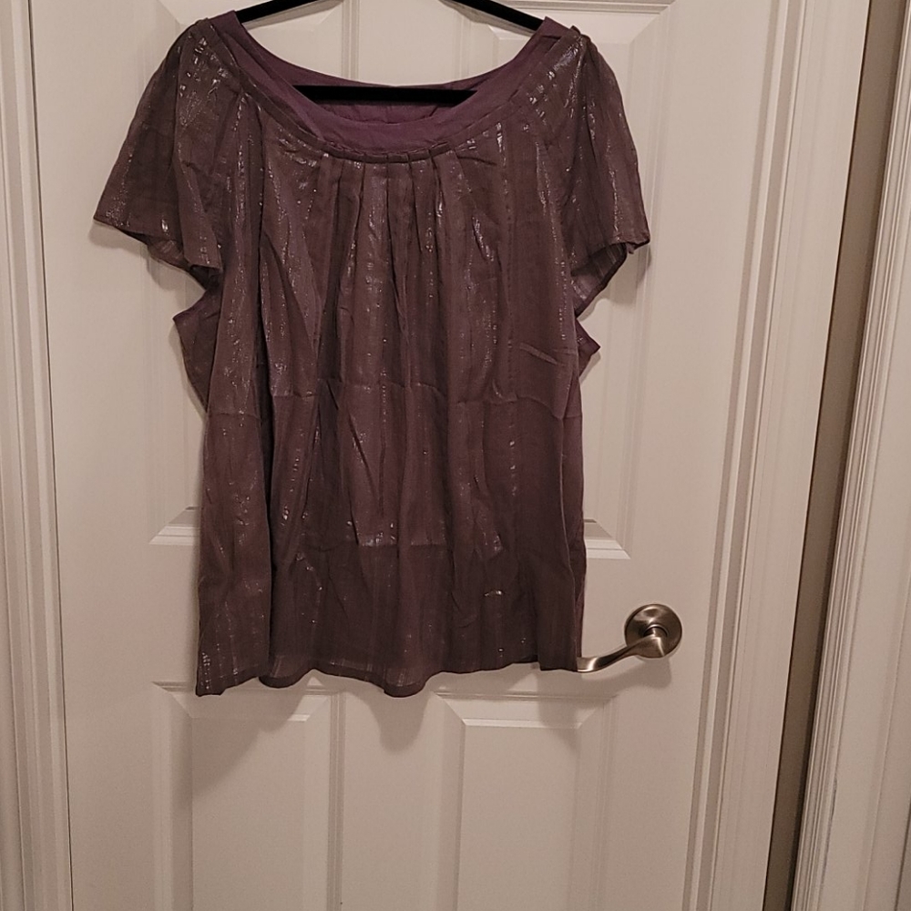 Light and flowy top